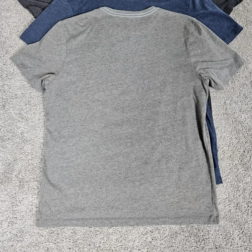 Banana Republic Graphic T-Shirts Men's Large Lot Of 4 Gray Blue Red Normcore